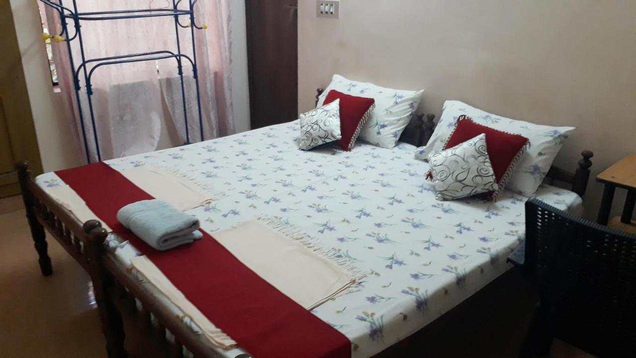 Valiyathayil Home Stay Коччи Экстерьер фото