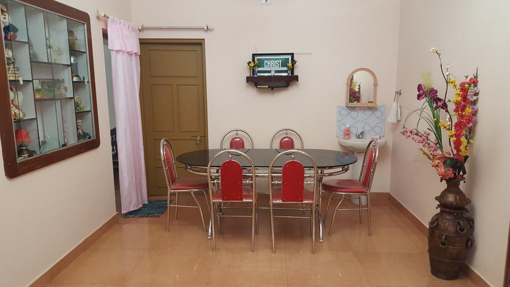 Valiyathayil Home Stay Коччи Экстерьер фото