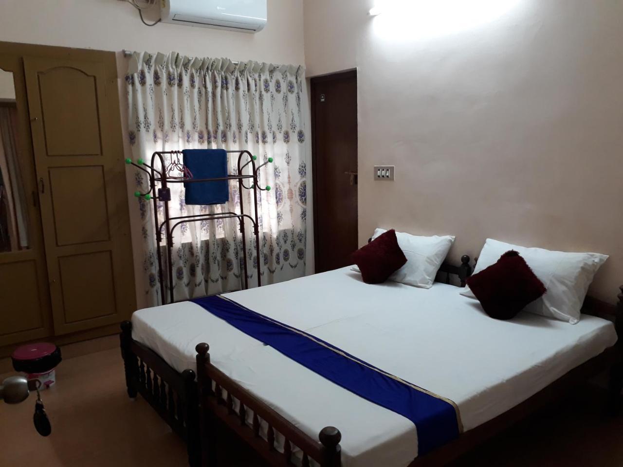 Valiyathayil Home Stay Коччи Экстерьер фото