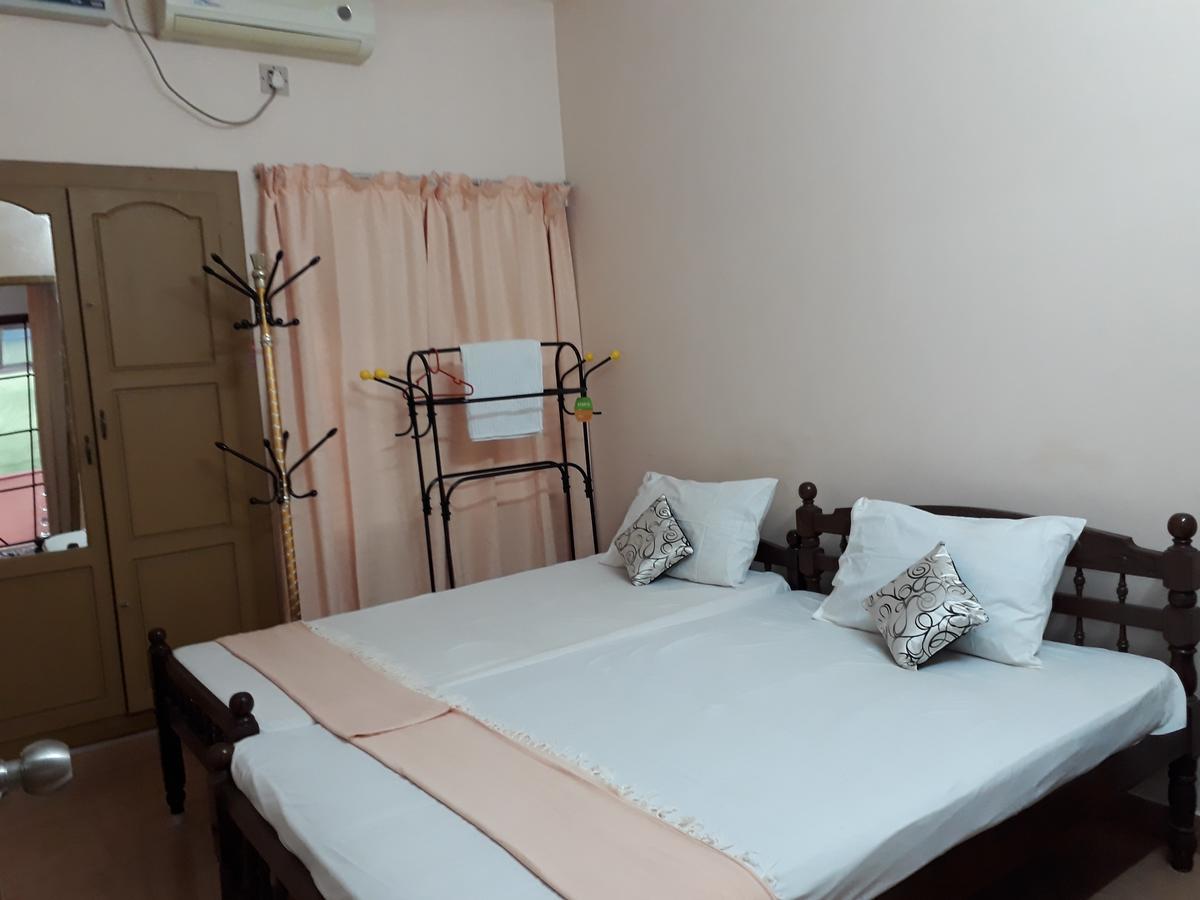 Valiyathayil Home Stay Коччи Экстерьер фото